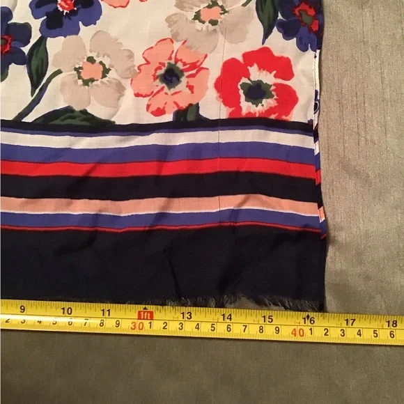 Talbots Scarf 🌿 - Picture 3 of 6